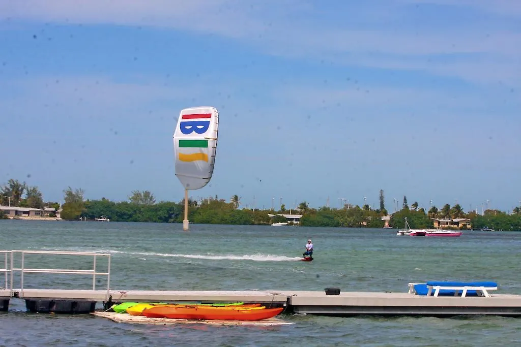 Ibis Bay Resort كي وست